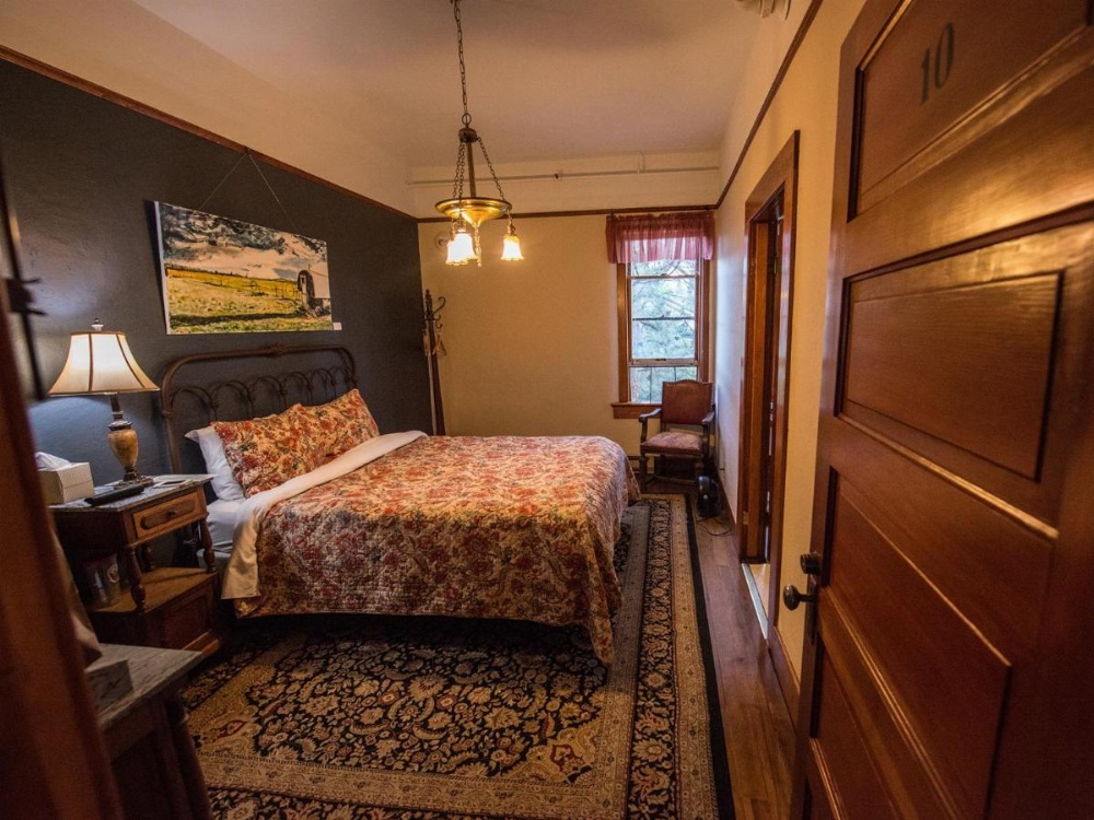 Room image 2
