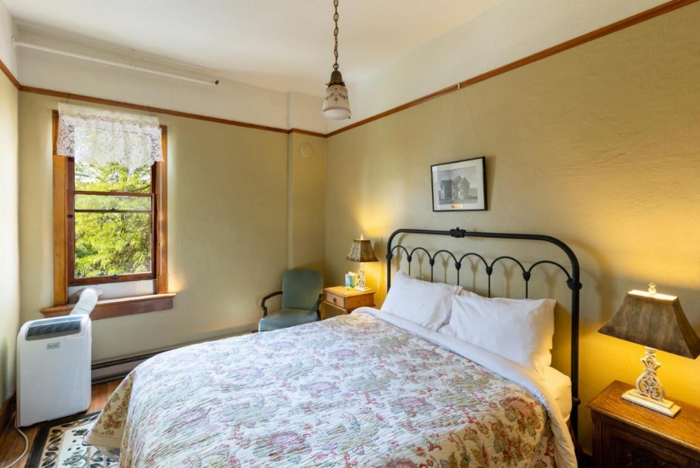Room image 2