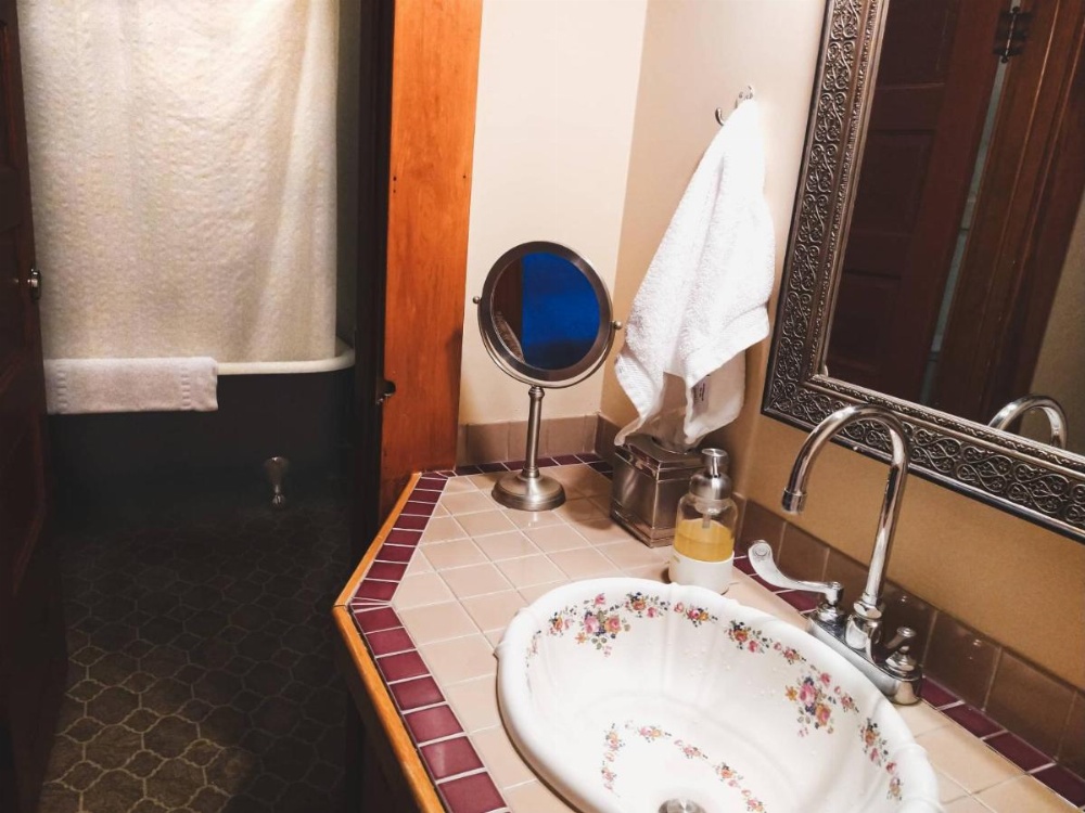 Room image 4